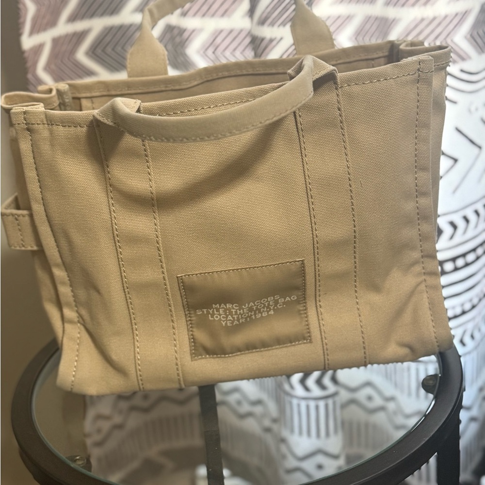 Marc Jacobs Beige Canvas Tote Bag - Picture 2 of 7